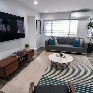Holiday home 50 M To Lgb 2 King, Long Beach